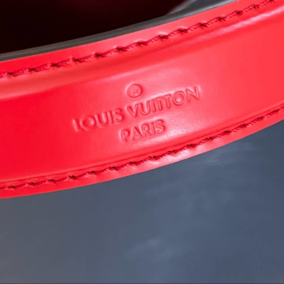 SOLD! Louis Vuitton Neonoe MM in Epi Leather Blue and Red - Picture 15 of 16